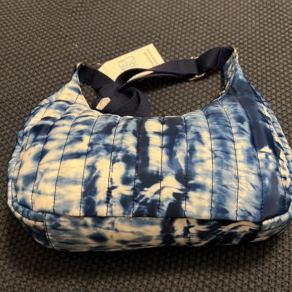 Time and Tru Handbag Tie Dye Crossbody blue and white medium hippie boho indie - Picture 2 of 5